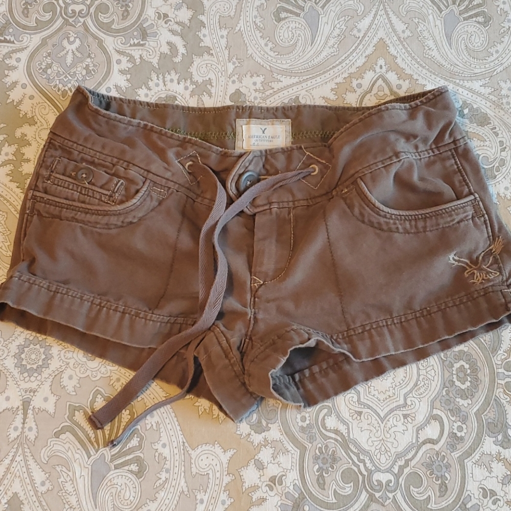 American Eagle brown shorts